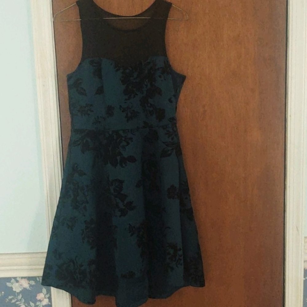 NWT juniors size medium teal and black party dress